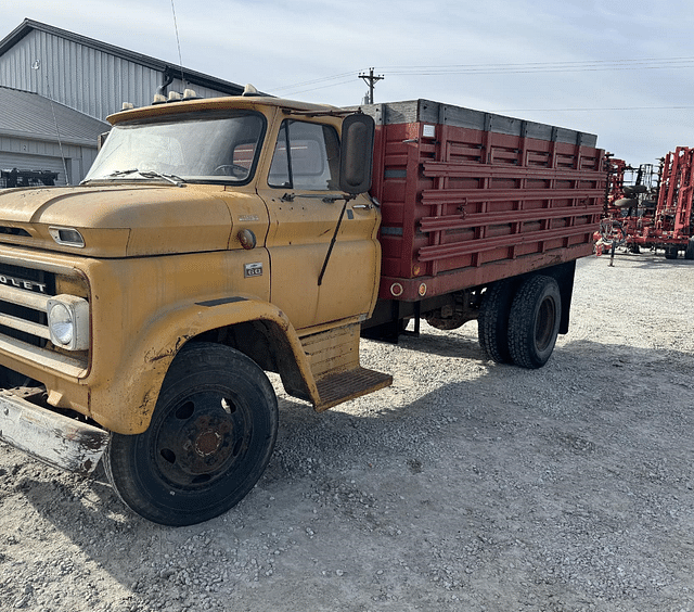 Image of Chevrolet 60 equipment image 2