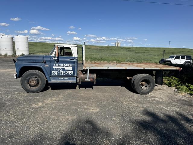 Image of Chevrolet C60 equipment image 1