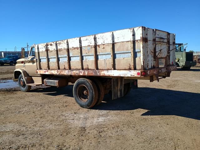 Image of Chevrolet C60 equipment image 2