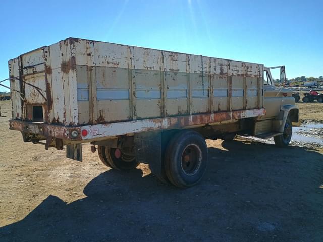 Image of Chevrolet C60 equipment image 4
