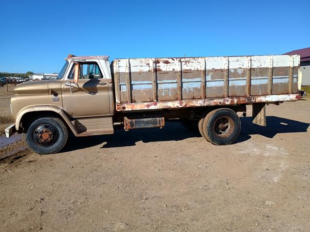 Image of Chevrolet C60 equipment image 1