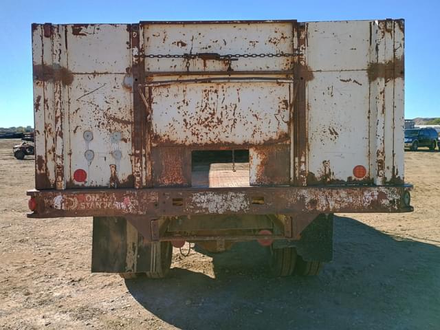 Image of Chevrolet C60 equipment image 3