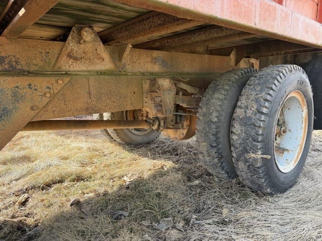 Image of Chevrolet C60 equipment image 2