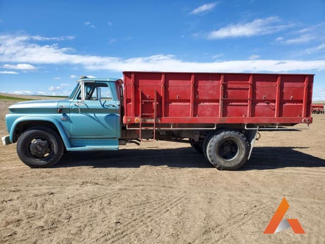 Image of Chevrolet C60 equipment image 1