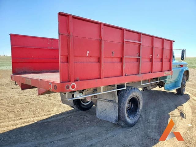 Image of Chevrolet C60 equipment image 4