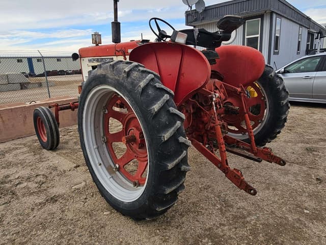Image of Farmall 504 equipment image 4