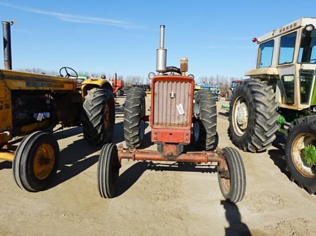 Image of Farmall 504 equipment image 3