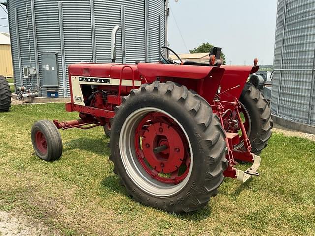 Image of Farmall 656 equipment image 2