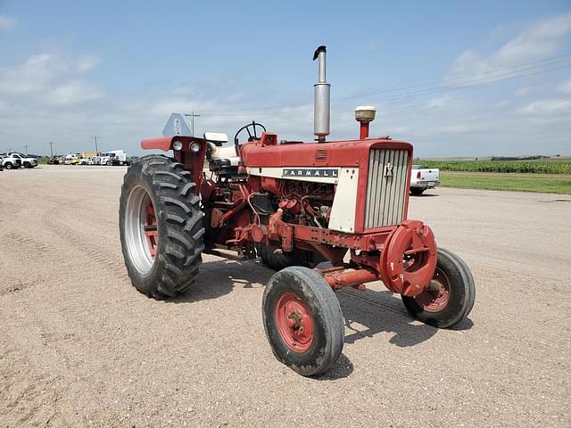 Image of Farmall 656 equipment image 1