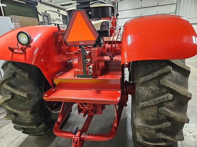 Image of International Harvester 706 equipment image 3