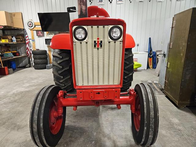 Image of International Harvester 706 equipment image 2