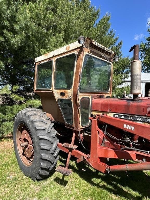 Image of Farmall 706 equipment image 3