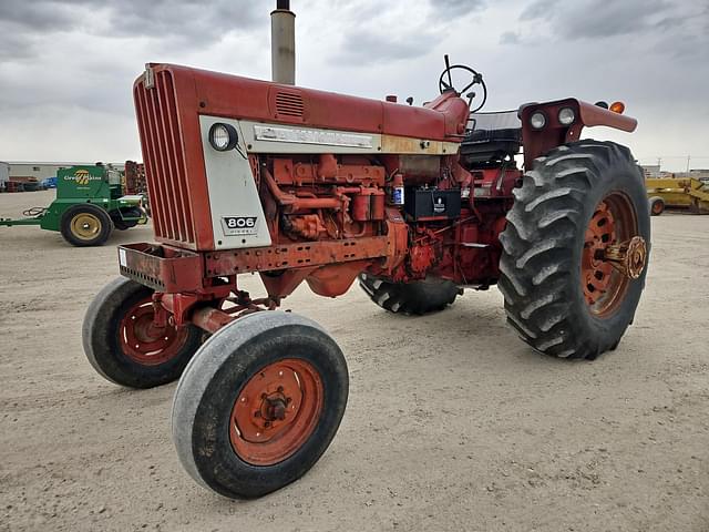 Image of International Harvester 806 equipment image 2