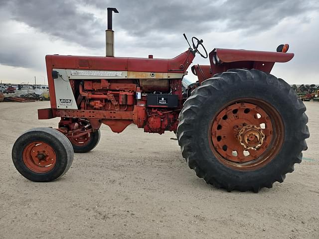 Image of International Harvester 806 equipment image 3