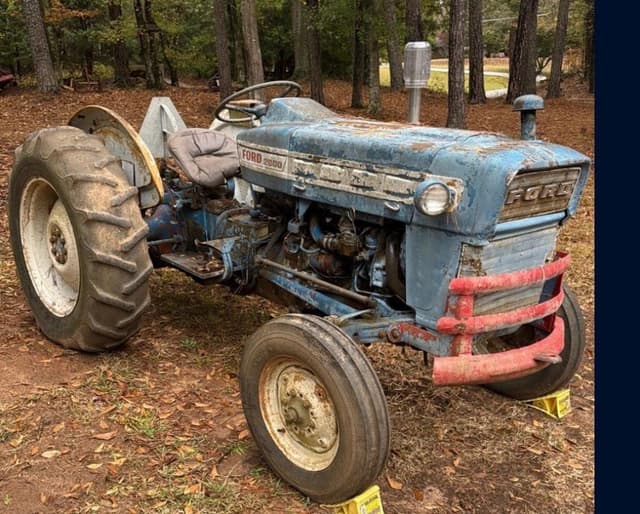 Image of Ford 2000 equipment image 1