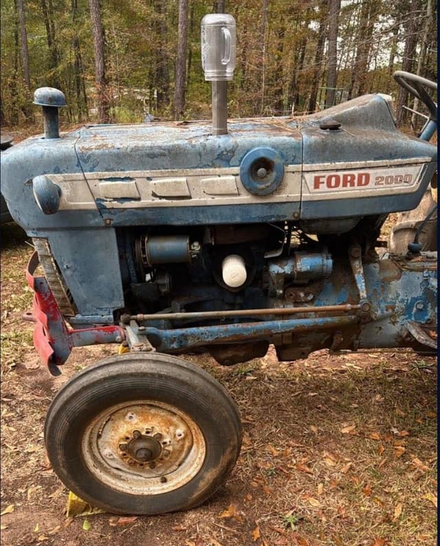 Image of Ford 2000 equipment image 3