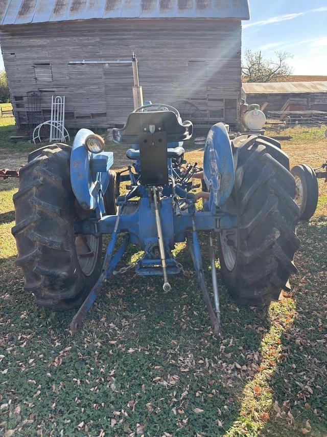 Image of Ford 3000 equipment image 3