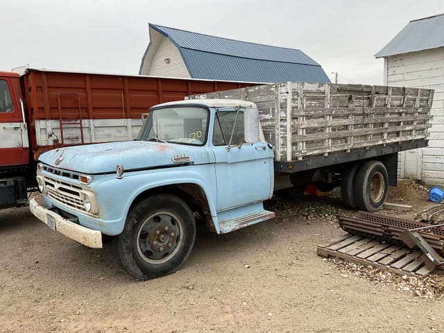 Image of Ford 600 equipment image 4