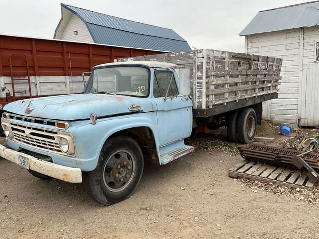 Image of Ford 600 equipment image 2