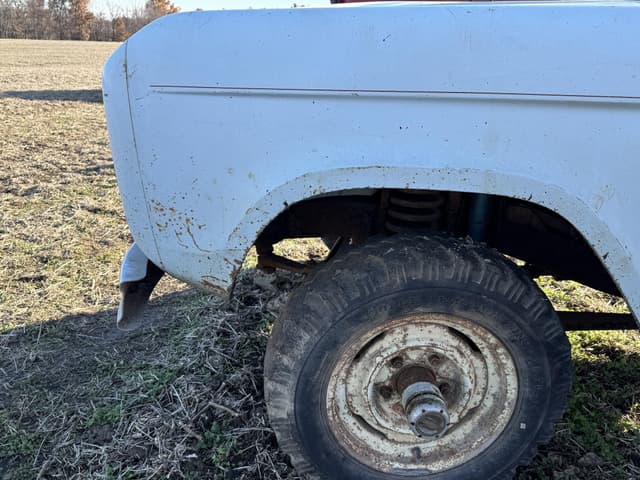 Image of Ford Bronco equipment image 4