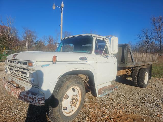 Image of Ford F-600 equipment image 1