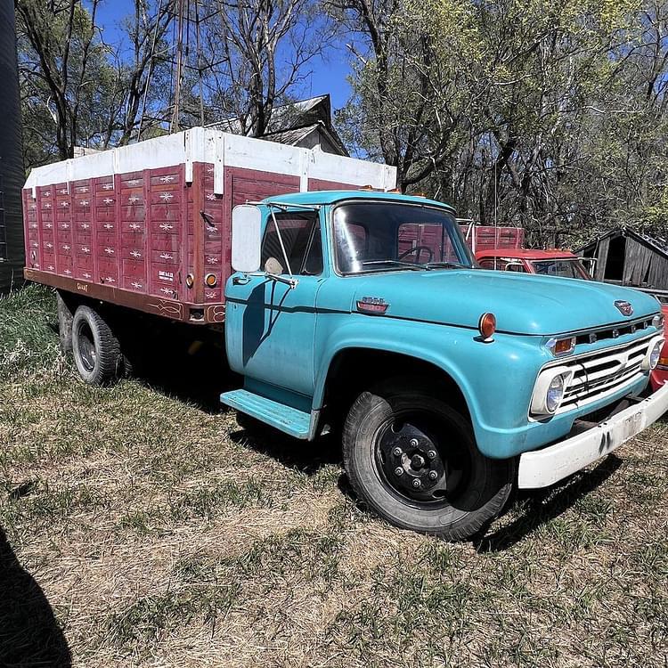 1966 Ford F-600 Equipment Image0
