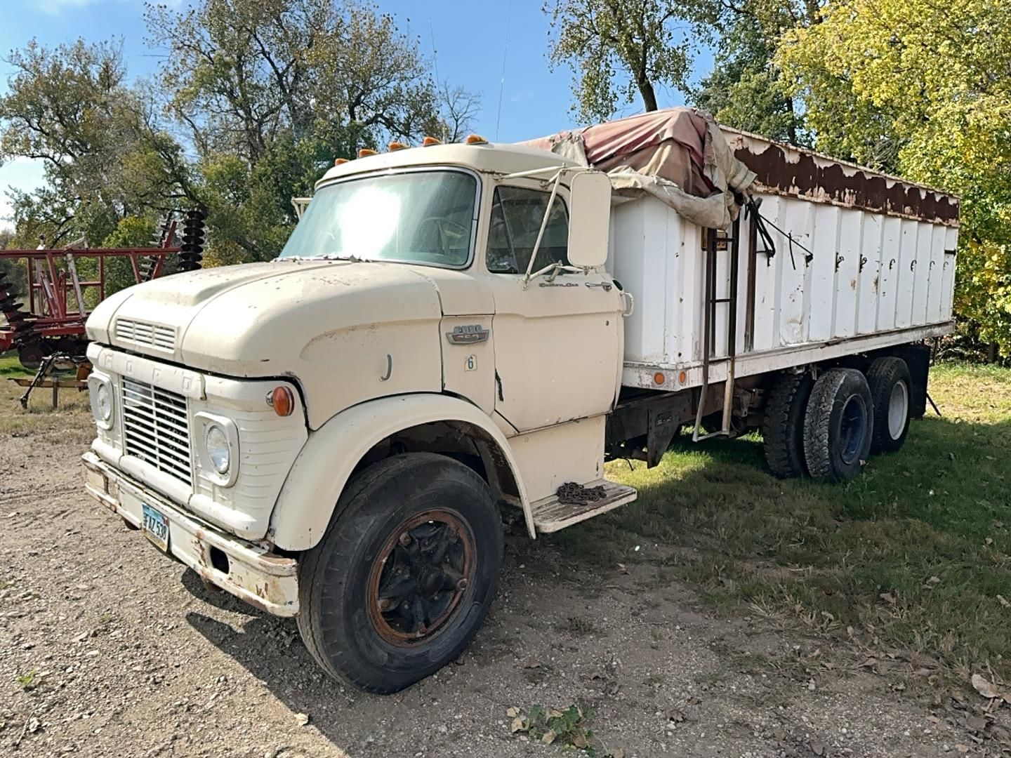 1966 Ford F-750 Equipment Image0