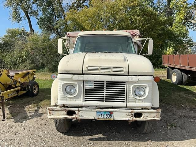 Image of Ford F-750 equipment image 1