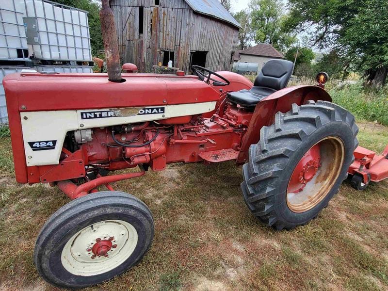 Main image International Harvester 424