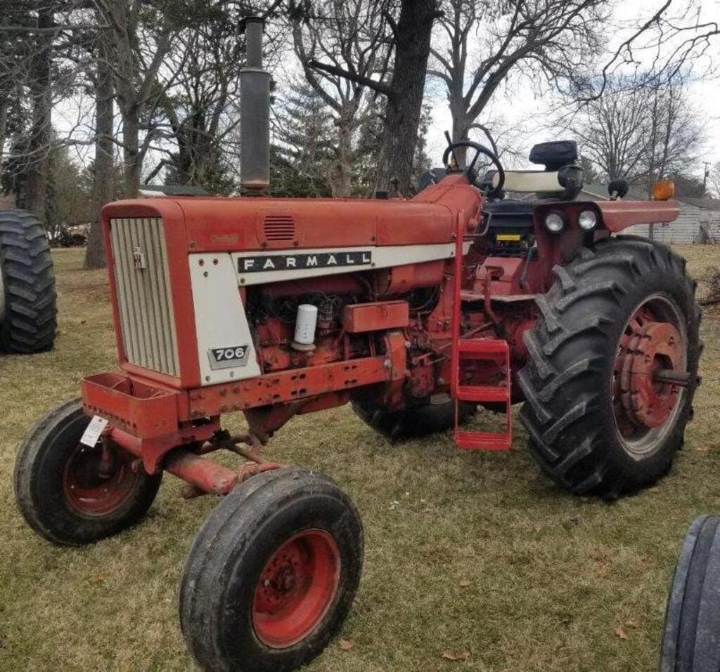 Main image International Harvester 706