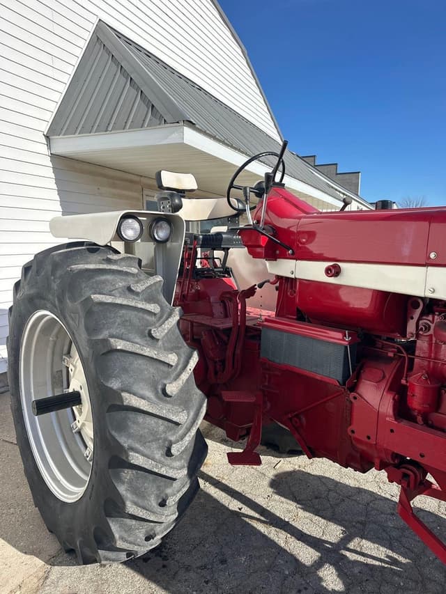 Image of International Harvester 1206 equipment image 2