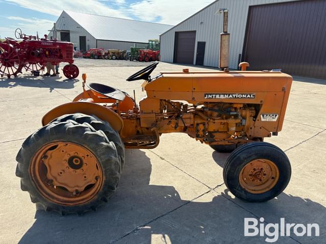 Image of International Harvester 2404 equipment image 3