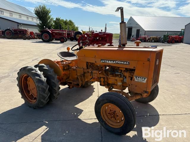 Image of International Harvester 2404 equipment image 2