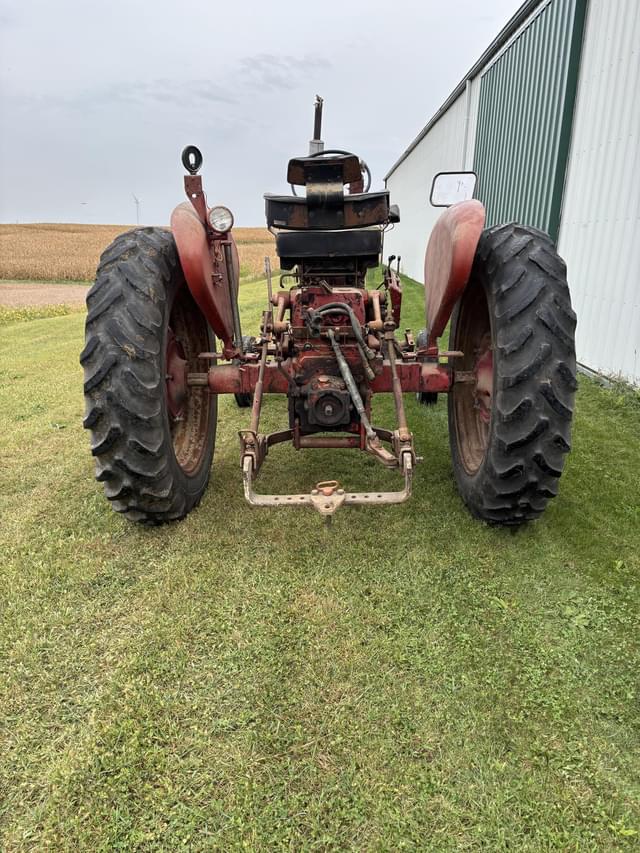 Image of International Harvester 504 equipment image 3