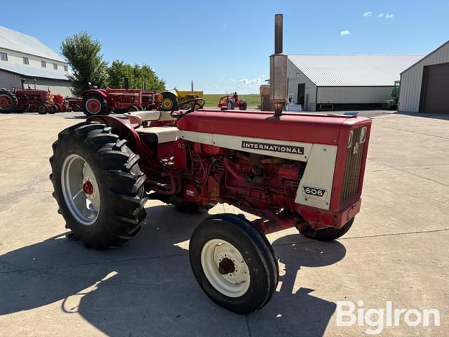 Image of International Harvester 606 equipment image 2