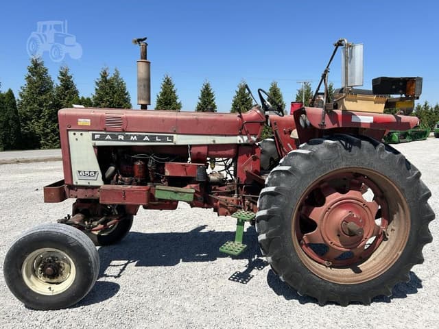 Image of International Harvester 656 equipment image 2