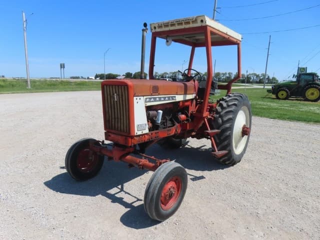 Image of International Harvester 656 equipment image 1