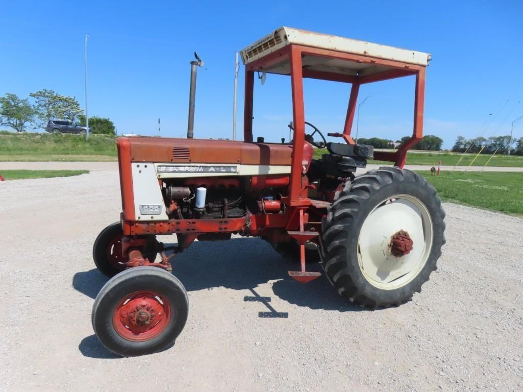 1966 International Harvester 656 Equipment Image0