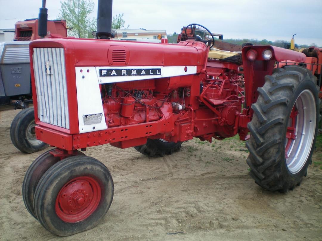 Image of International Harvester 656 Image 1