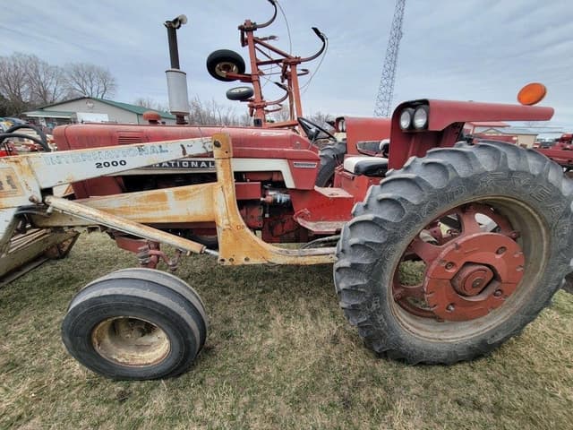 Image of International Harvester 656 equipment image 1