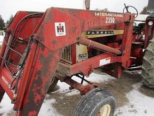 Main image International Harvester 706 37