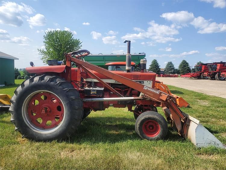 Main image International Harvester 706 1