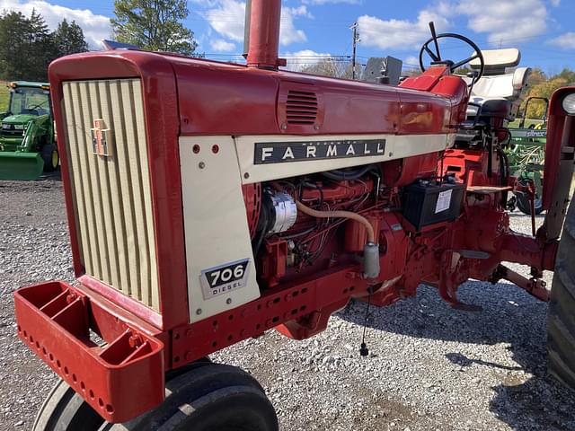 Image of International Harvester 706 equipment image 2