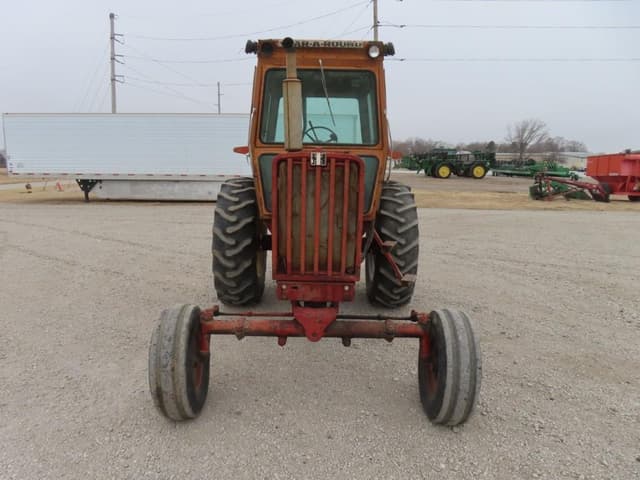 Image of International Harvester 806 equipment image 2