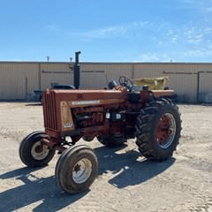 Main image International Harvester 806