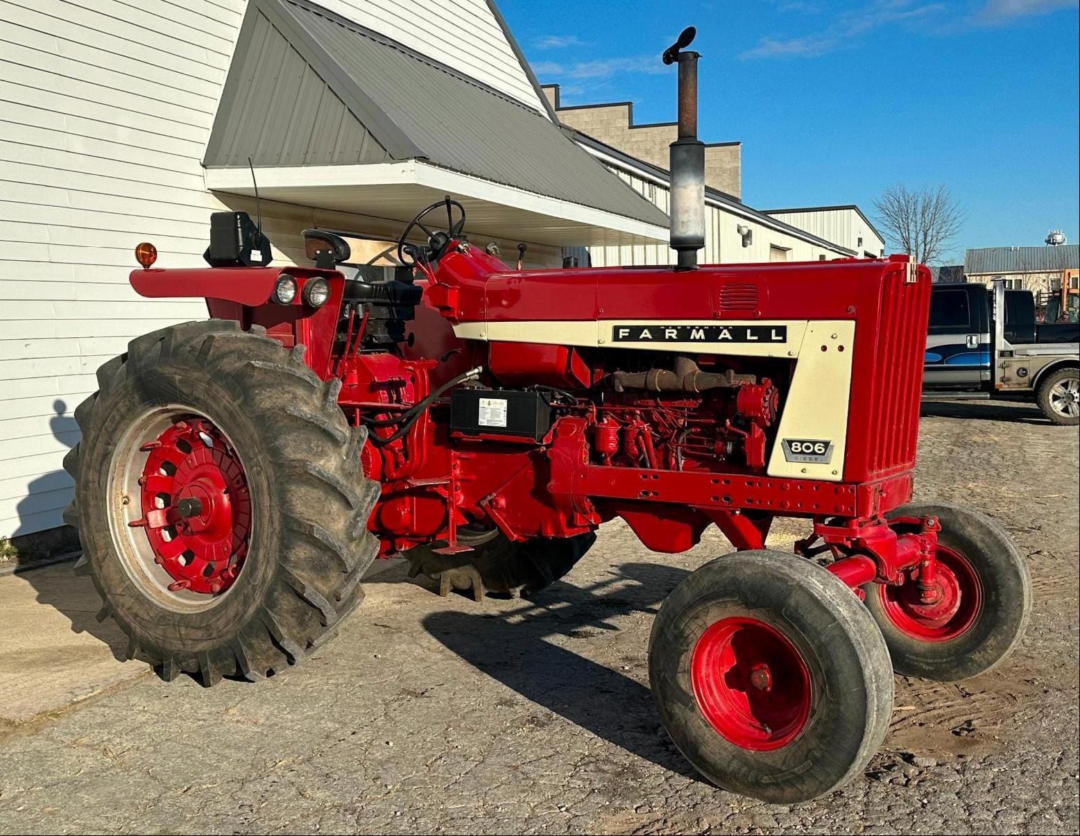 1966 International Harvester 806 Equipment Image0