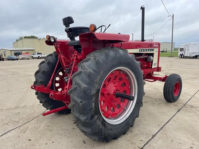 Image of International Harvester 806 equipment image 2