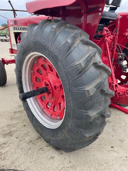 Image of International Harvester 806 equipment image 4