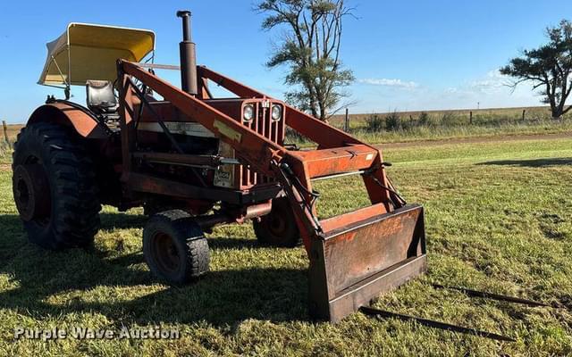 Image of International Harvester 806 equipment image 2