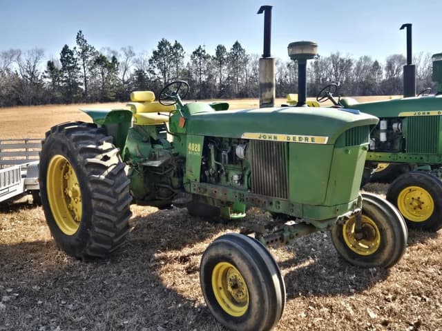 Image of John Deere 4020 equipment image 2